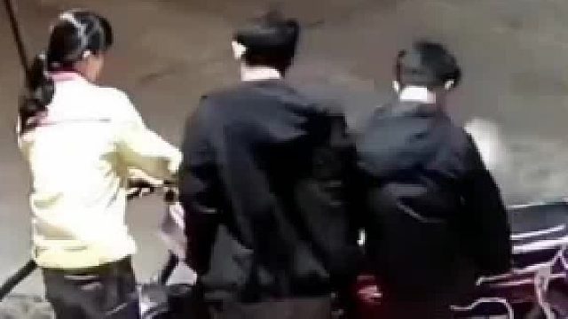 这次的处罚估计下辈子他都不敢了。