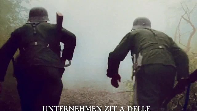 战场上，各种摩托不停的隆隆作响，履带声嘎嘎刺耳，炮弹飞鸣