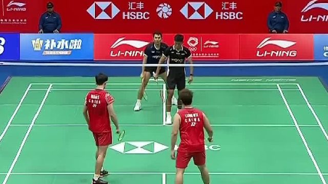 梁王网前失误过多，以18-21憾负