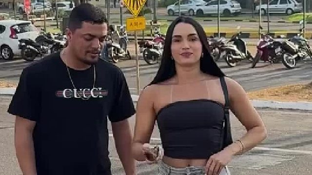 路人在想，这个男的变性做的很权威啊