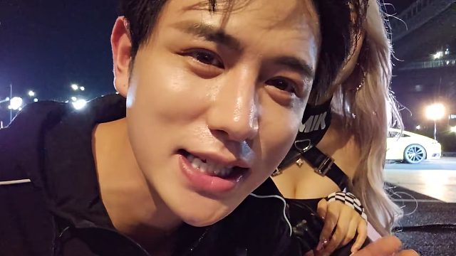 童锦程劝妹子要诚实，不要欺骗观众，气得妹子起身证明自己