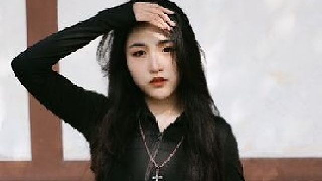 希望下次她穿JK，我也可以遇到。