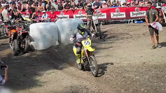 极限摩托车爬坡，三年0人通关，冲上去开新车摔下去坐轮椅