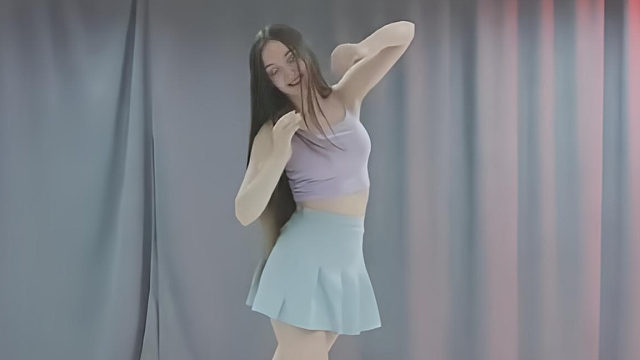 俄罗斯姑娘才艺表演24.05.03_空军(阿妮亚)02