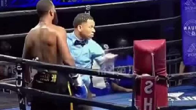 裁判和选手干起来了……