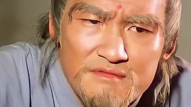 老头甩出金刚钻扎进了小师妹的头盖骨