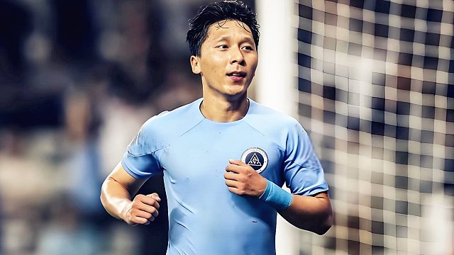 又整活！张卫远射离谱踢呲被反击破门，还记得“张卫搬腿”吗？