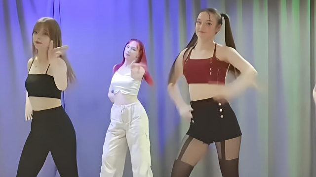 俄罗斯姑娘才艺表演24.05.08_集体舞00