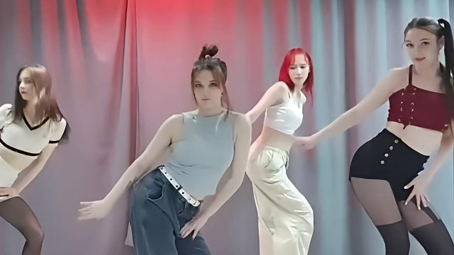 俄罗斯姑娘才艺表演24.05.08_集体舞09