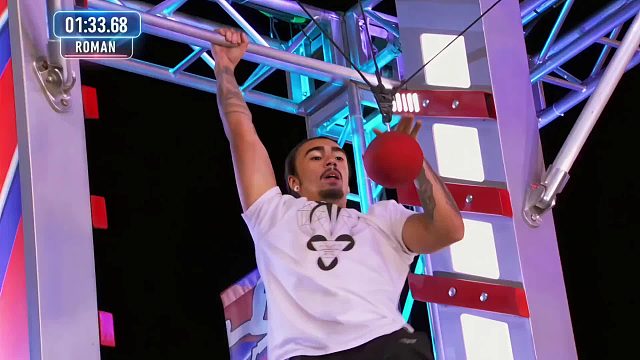 极限闯关，放牛娃小白挑战男生女生拿命冲，精彩的操作惊呆众人