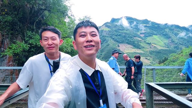 老婆孩子不在身边，第一次来到云南屏边，被眼前一幕震撼到了