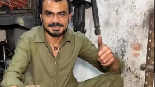 巴基斯坦师傅修复翻新汽车减震器全过程