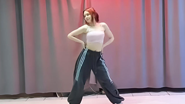 俄罗斯姑娘才艺表演24.05.11_小逗比(安娜)00