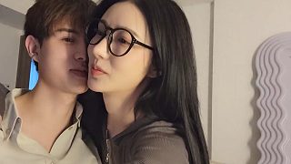 難怪大家都喊童老六，總能在不經(jīng)意間把妹子套路，彈幕：妙啊