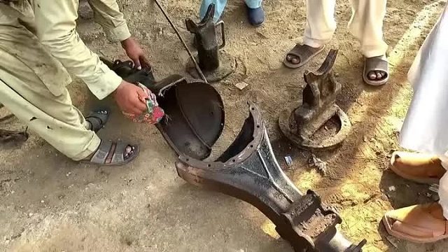 巴基斯坦师傅修复裂开的卡车后桥壳全过程