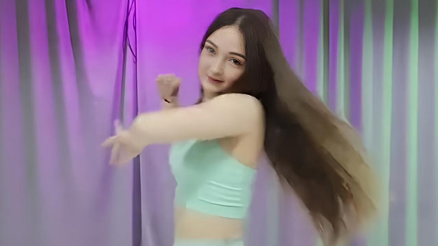 俄罗斯姑娘才艺表演24.05.19_空军(阿妮亚)02