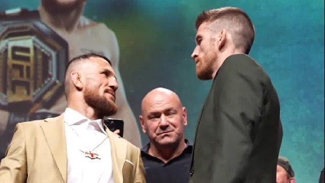 梅拉布与桑德哈根西装十分亮眼