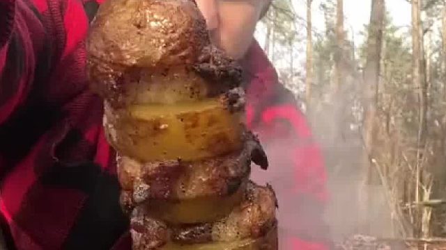 俄罗斯老哥的户外美食