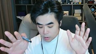 朱開：IG打T1，全靠Shy哥點(diǎn)菜，打多蘭是有說法的！