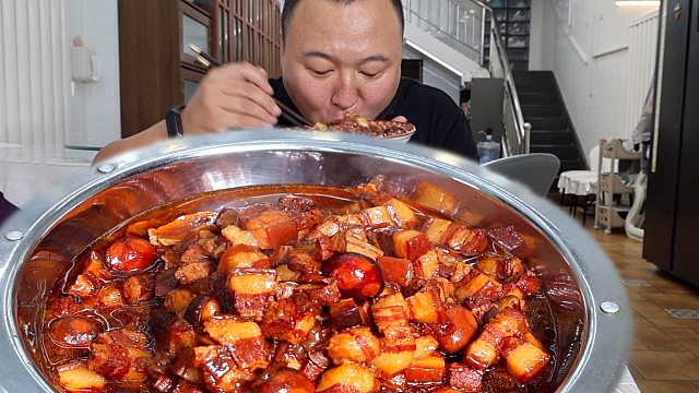 懒人版卤肉饭来啦，只需半小时轻松搞定，肥而不腻，香到舔盘子！