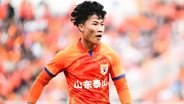 太差了！谢文能3脚射门0射正被嘘，球迷嘲讽“转行干网红”