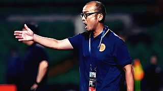 太惡劣！中甲球員故意推人致傷退，日籍主帥怒批后銅梁龍致歉