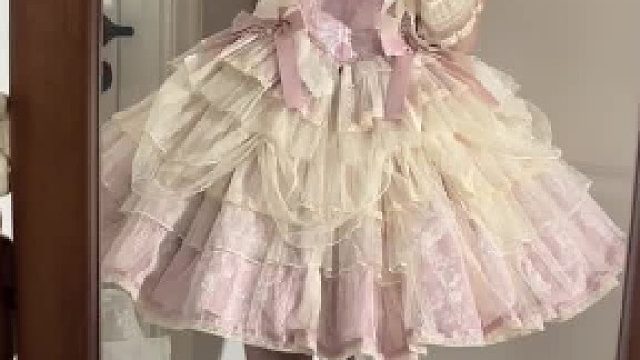 我以为穿Lolita就能成为公主，要不是