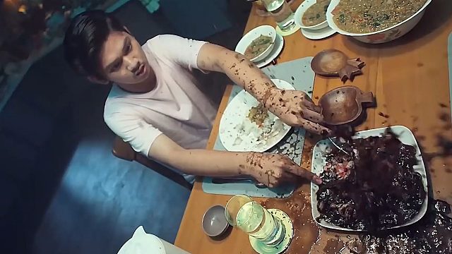 这男人一辈子不能碰水，因为他会把水变多几万倍，搞笑奇幻短片《把水变多》