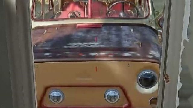 老六把菜鸟堵在厕所，我一开始嘲笑他怎么也出不来