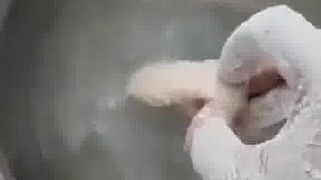 男子晒炸鸡裹鳞片方法，居然需要这么复杂的步骤