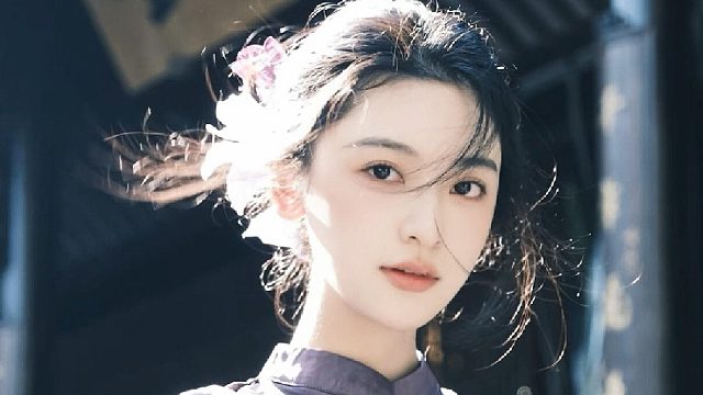 “一袭流云 三寸风韵”