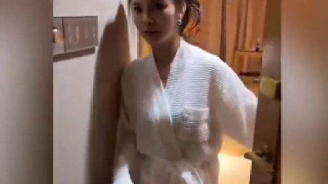 和女朋友吵架后，到酒店找她，总感觉哪里怪怪的！