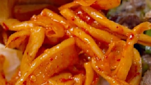 只要嘴巴够硬就能免除一顿胖揍 