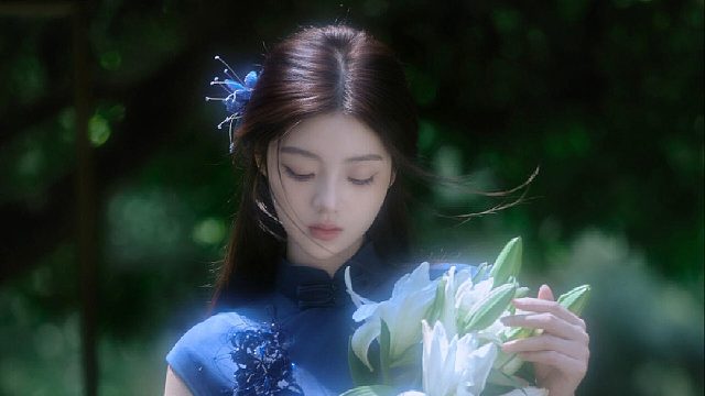 “她站在那，就是诗”清冷旗袍