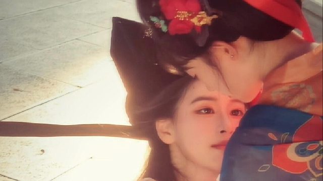 “在叽里咕噜说什么 听不懂 想亲”