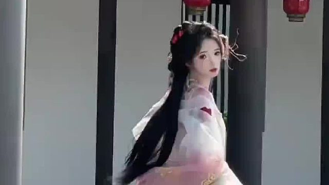 我也算万种风情是非良人…”