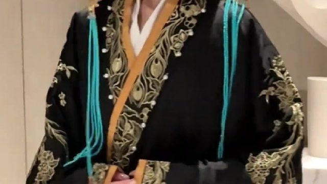 “从前是人为刀俎我为鱼肉，今时今日也该换一换了”