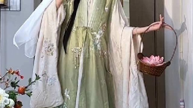 这个妆造有红楼梦的感觉了