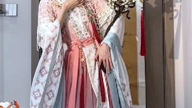 故事里的仙子为什么总会爱上一个凡人呢