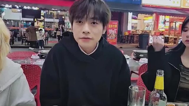 只要不领证同时结婚都可以[头盔]