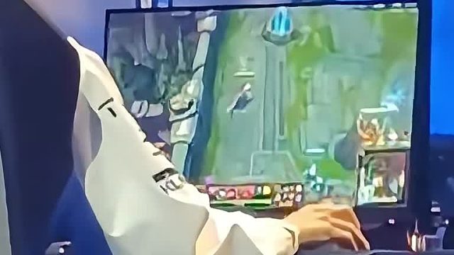 Faker你到底在切什么呀？！