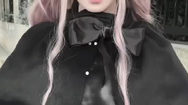 你的眼眸掺杂了氤氲之息