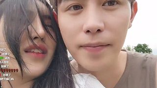 童錦程不愧是江南第一金手指，憑一根手指讓妹子從防備到主動親他