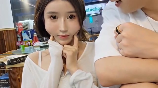 这要是个男的，说不定就是第二童锦程了，弹幕：太会了