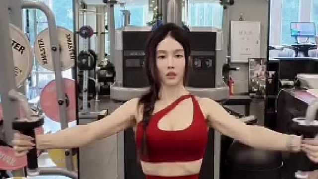 新手每天学一个健身器械蝴蝶机夹胸邪修