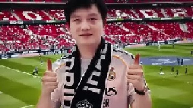 樊振东联动英超联赛！小胖在外面玩的得开心了！