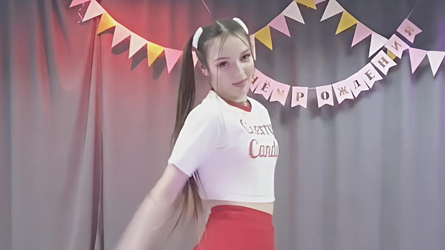 俄罗斯姑娘才艺表演24.04.03_空军(阿妮亚)00