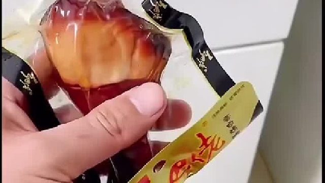 女子建议包装鸡腿换个开口方向，感觉有理有据