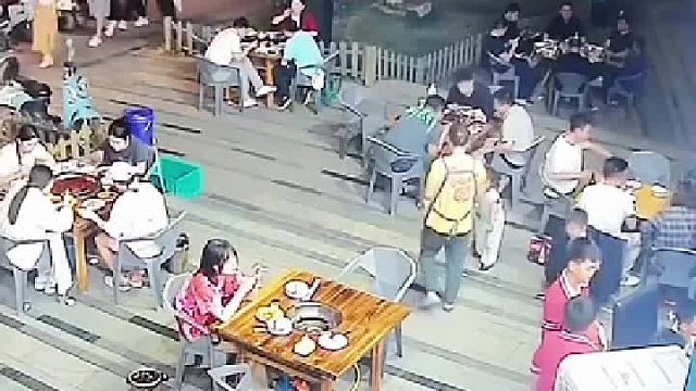 如果烫到小孩，商家百分百要担责的