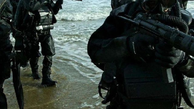 特种兵国家训练出来的特种兵就算是吊车尾也是二级运动员水平